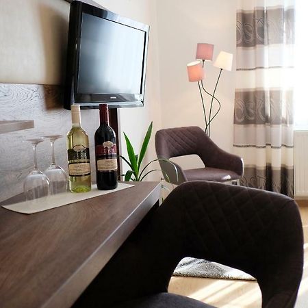 Hotel Nationalparkhof Gartner Weingut-Gastehaus Illmitz Esterno foto