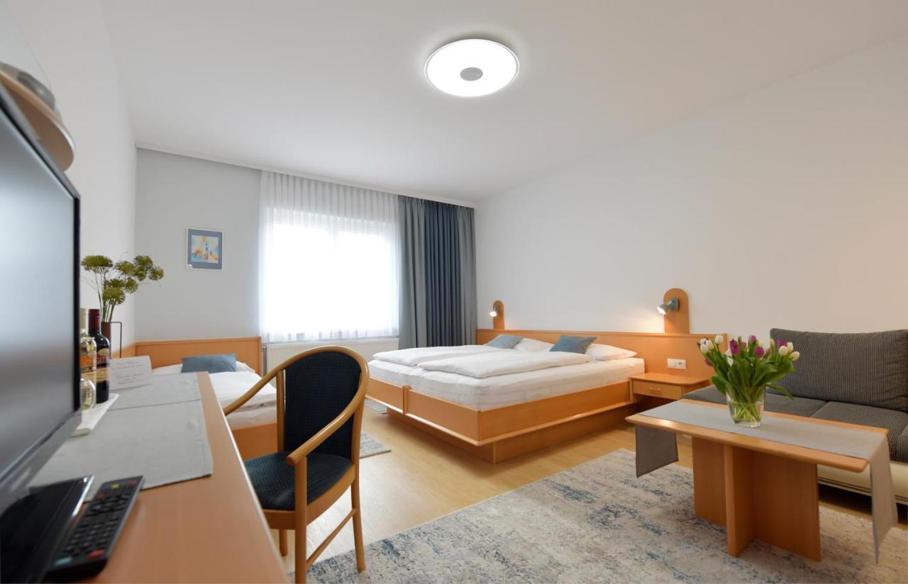 Hotel Nationalparkhof Gartner Weingut-Gastehaus Illmitz Esterno foto